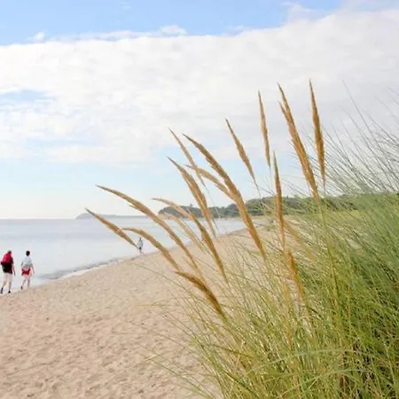 Feriehus Strandnahes Haus Mit Meerblick, Gratis Nutzung Vom Ahoi Erlebnisbad Und Sauna In Sellin - Sealodge Ruegen Goehren (Ruegen)